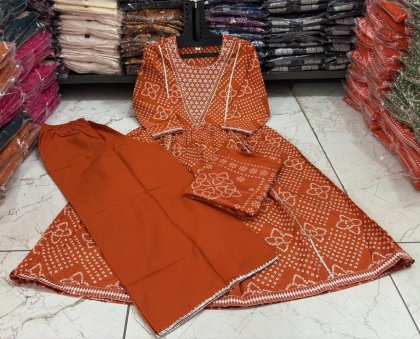 Festive Embroidery Kurti Set Festive Embroidery Kurti Set